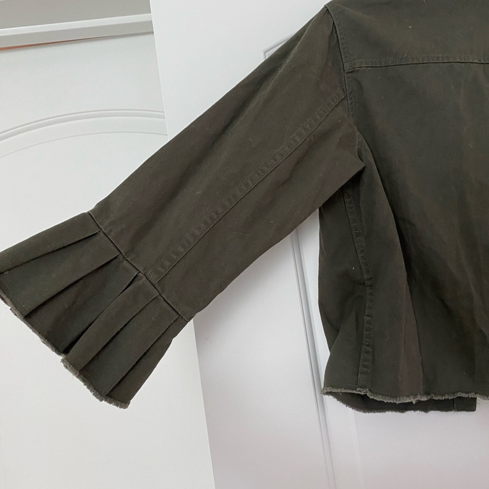 Who What Wear Ruffle Sleeve Utility Jacket - Picture 2 of 7